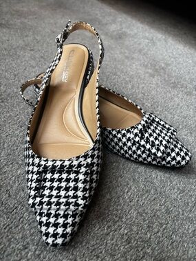 NEW!!!CL by Laundry Black & White Houndstooth Pointed Slingback Flats